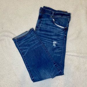 Men’s American Eagle jeans.